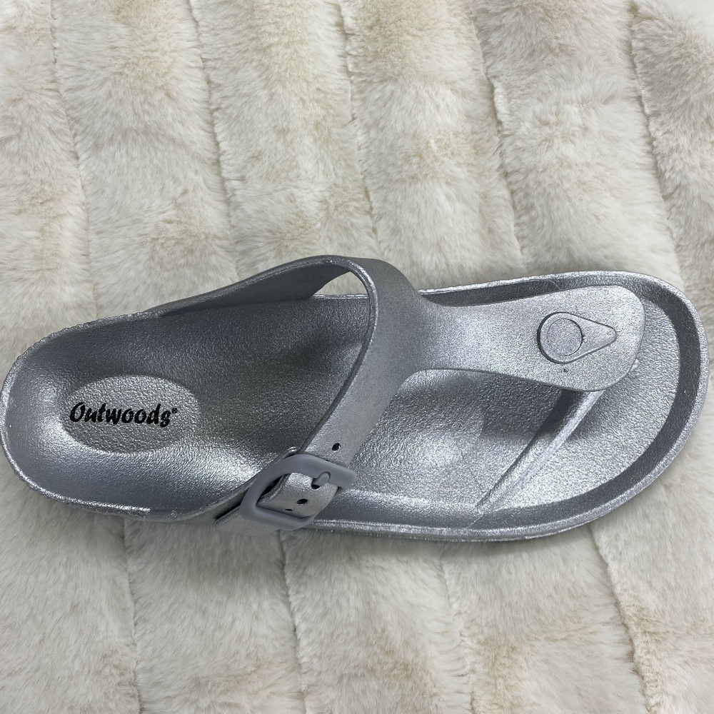 NWT Outwoods T-Strap Thong Sandal-Silver